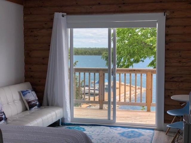 Tamarac Island Motel Stokes Bay Esterno foto