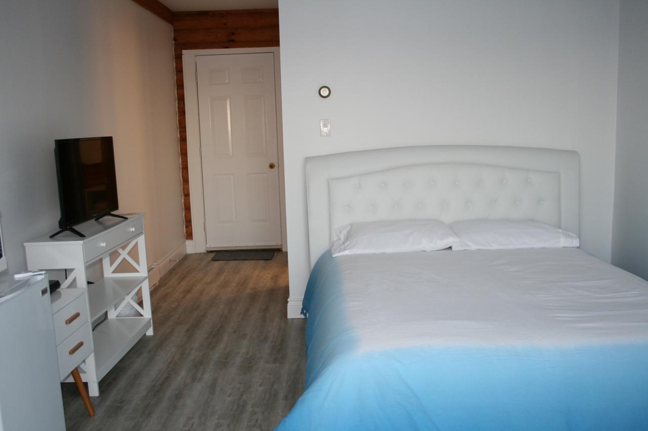 Tamarac Island Motel Stokes Bay Esterno foto